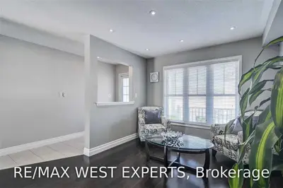 825 Miller Park Avenue N, Bradford West Gwillimbury, ON L3Z 0L7