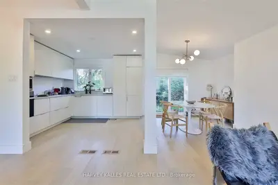 122 Mill Street, Richmond Hill, ON L4C 4A7