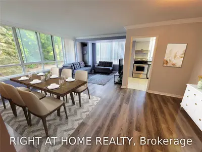 270 Davis Drive 203, Newmarket, ON L3Y 8K2