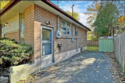 390 Palmer Avenue E, Richmond Hill, ON L4C 1P8