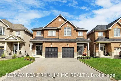 38 Donald Stewart Crescent, East Gwillimbury, ON L0G 1M0
