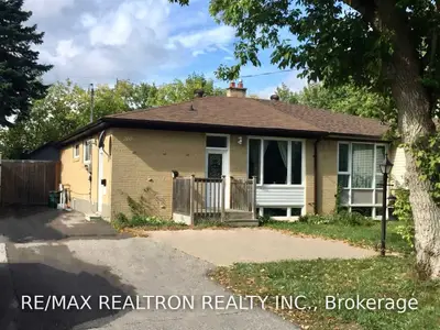 260 Axminster Drive, Richmond Hill, ON L4C 2W1