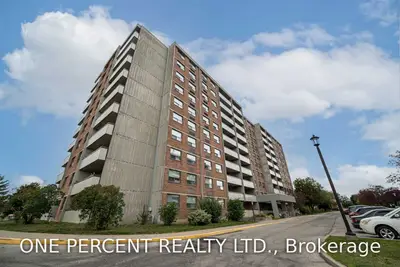 20 William Roe Boulevard 502, Newmarket, ON L3Y 5V6