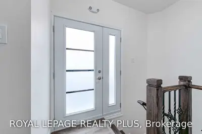 101 Valleymeade Drive 2, Richmond Hill, ON L4B 1T6
