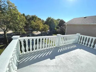 60 Misty Moor Drive, Richmond Hill, ON L4C 6R1