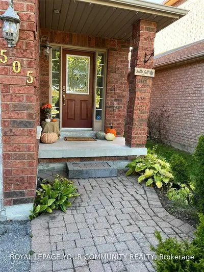 505 Greig Circle Crescent, Newmarket, ON L3Y 8S7