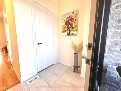 123 Mccague Avenue, Richmond Hill, ON L4S 0M2