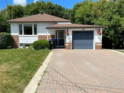 254 Simcoe Road, Bradford West Gwillimbury, On L3z 1y9