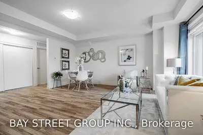 370C Red Maple Road 80, Richmond Hill, ON L4C 5T4
