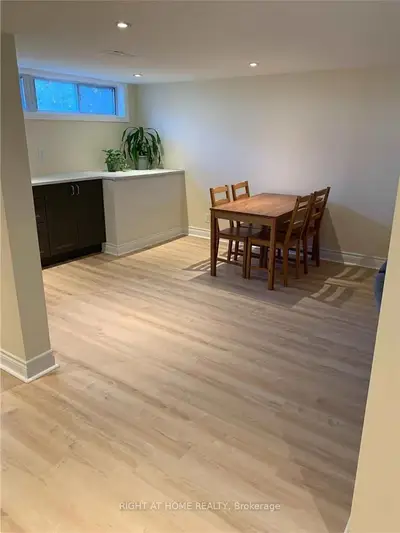 374 Browndale Crescent E, Richmond Hill, ON L4C 3J4