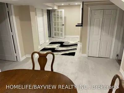 14 Eastman Crescent, Newmarket, ON L3Y 5R9