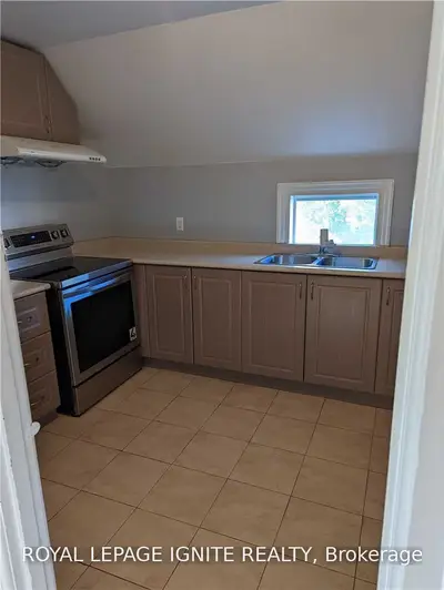 6710 Main Street Apt #3, Whitchurch-Stouffville, ON L4A 7W5