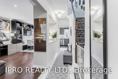16 Royal Colwood Court, Vaughan, ON L4K 2J3