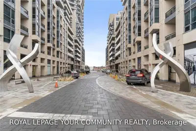 9201 Yonge Street 1403, Richmond Hill, ON L4C 6Z2