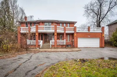 146 Hillsview Drive, Richmond Hill, ON L4C 1T2