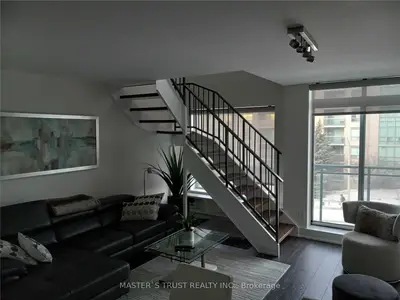 51 Baffin Court 522, Richmond Hill, ON L4B 4P6