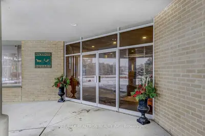 326 Major Mackenzie Drive 307, Richmond Hill, ON L4C 8T4