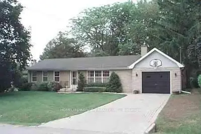 266 James Avenue N, Newmarket, ON L3Y 4R8