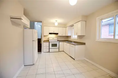 29 Turner Court Upper, Bradford West Gwillimbury, ON L3Z 2W4