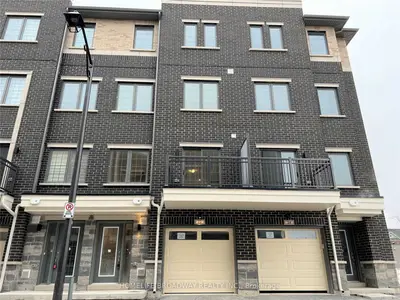 22 Maybank Lane, Whitchurch-Stouffville, ON L4A 4X7