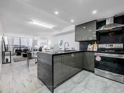 175 Cedar Avenue # 714, Richmond Hill, ON L4C 9V3