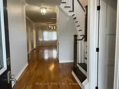 66 Saltzburg Crescent, Georgina, ON L4P 4H4
