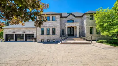 12 Woodland Acres Crescent, Vaughan, ON L6A 1G1
