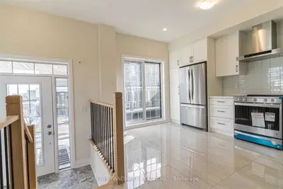 23 Maybank Lane, Whitchurch-Stouffville, ON L4A 4X7