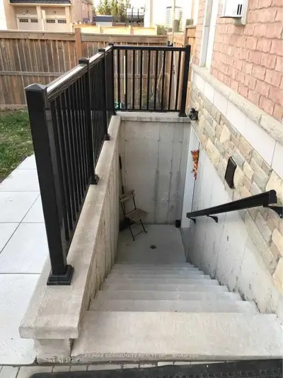 151 Kellington Trail, Whitchurch-Stouffville, ON L4A 1Y8