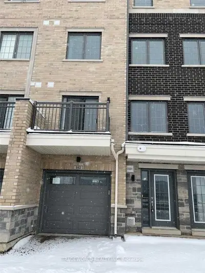 102 Clipper Crescent, Whitchurch-Stouffville, ON L4A 1X7
