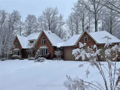 61 Sherwood Glen, East Gwillimbury, ON L9N 1R3