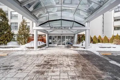 20 Harding Boulevard 103, Richmond Hill, ON L4C 9S4