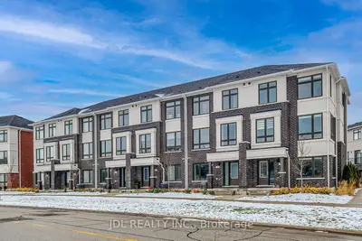 36 Thomas Armstrong Lane, Richmond Hill, ON L4C 5S6
