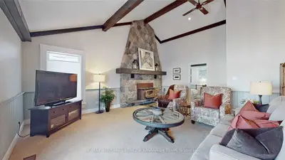 5831 Lakeshore Road, Whitchurch-Stouffville, ON L4A 7X3