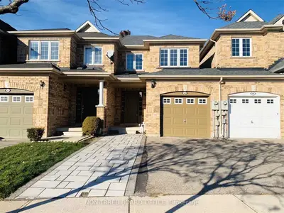 51 Christephen Crescent, Richmond Hill, ON L4S 2T8