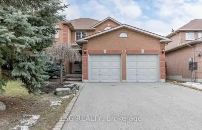 175 RHODES Circle, Newmarket, ON L3X 1V3