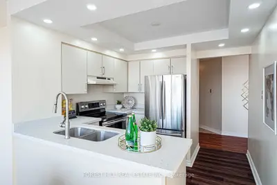 8501 Bayview Avenue 704, Richmond Hill, ON L4B 3J7