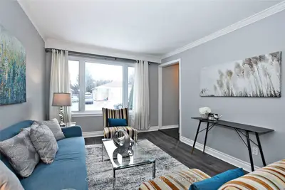 132 Septonne Avenue, Newmarket, ON L3Y 2W3