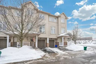 10 Post Oak Drive 39, Richmond Hill, ON L4E 4H7