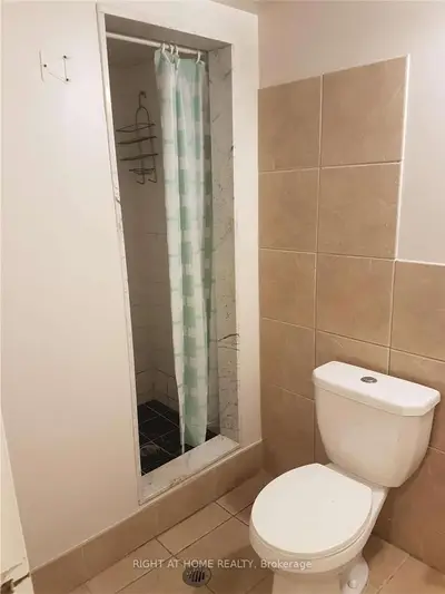 14 Dunbarton Court Base, Richmond Hill, ON L4C 8G4