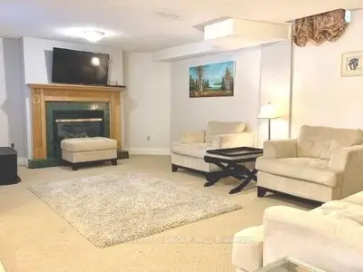104 Topham Crescent Bsmt, Richmond Hill, ON L4C 9E7