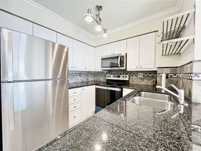 9 Northern Heights Drive 1107, Richmond Hill, ON L4B 4M5