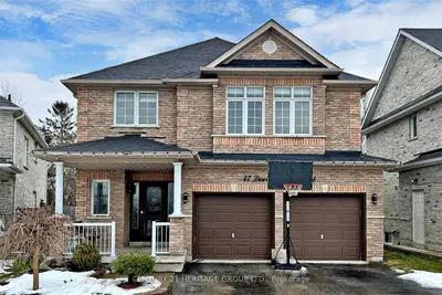 47 Laurelbank Crescent, Georgina, ON L4P 4H7