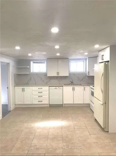 34 Cartier Crescent Basemen, Richmond Hill, ON L4C 2N2