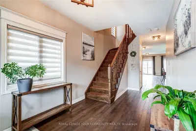 9 Prosser Crescent, Georgina, ON L0E 1R0