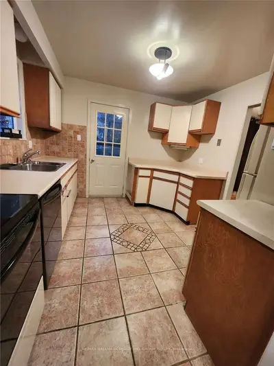 273 MAPLEGROVE Avenue, Bradford West Gwillimbury, ON L3Z 1V3