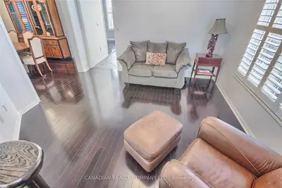 43 Ina Lane, Whitchurch-Stouffville, ON L4A 0E9