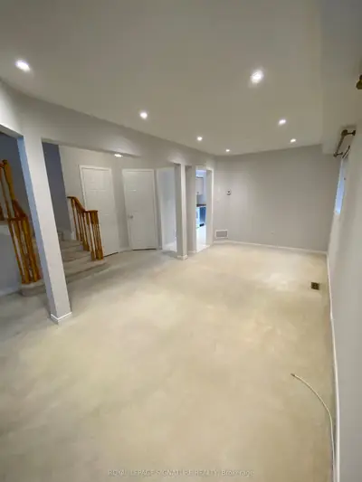 603 Willowick Drive, Newmarket, ON L3X 2A9