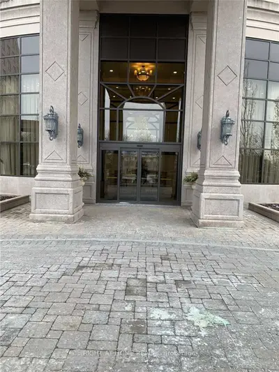 9245 Jane Street 411, Vaughan, ON L6A 1H7