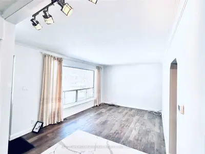 400 Fernleigh Circle S, Richmond Hill, ON L4C 1E6